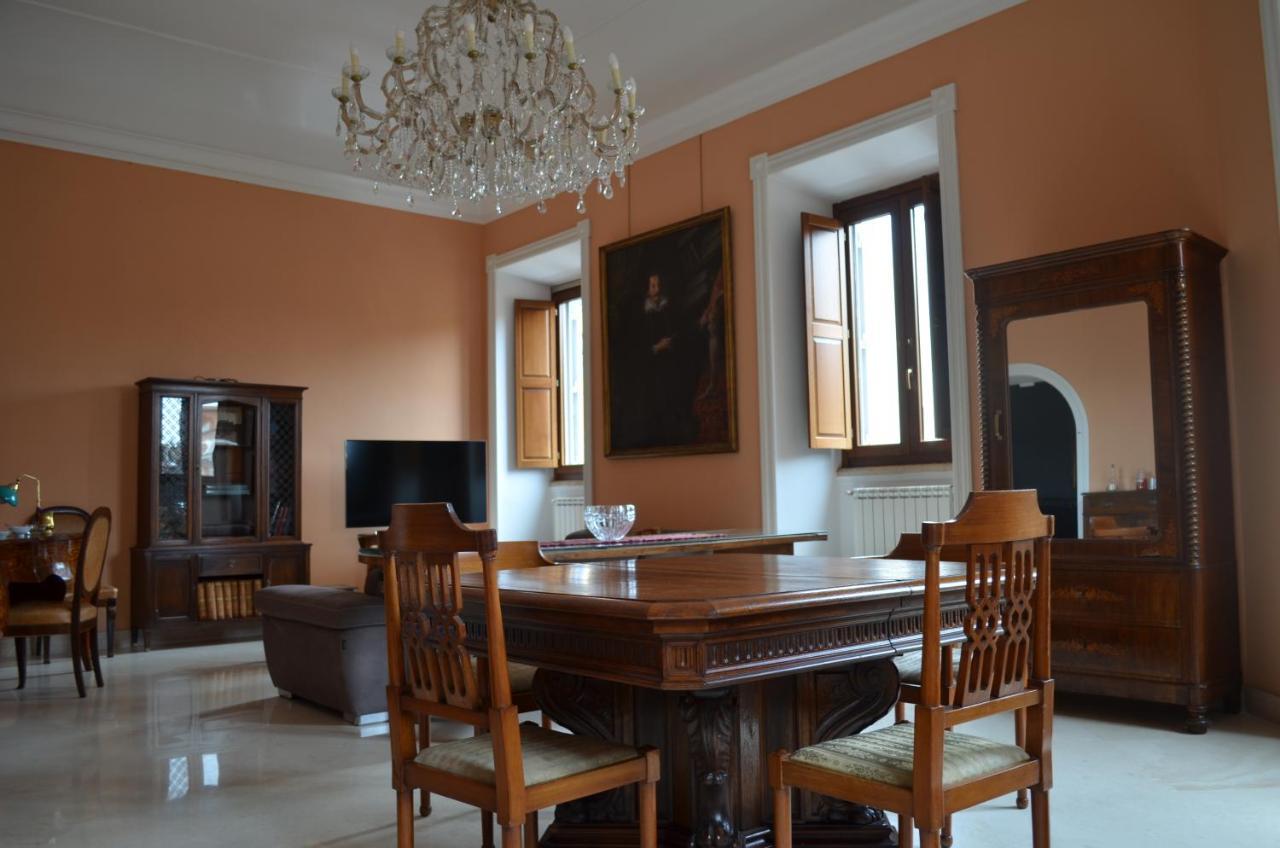Elegante Appartamento Nel Centro Di Roma Zewnętrze zdjęcie